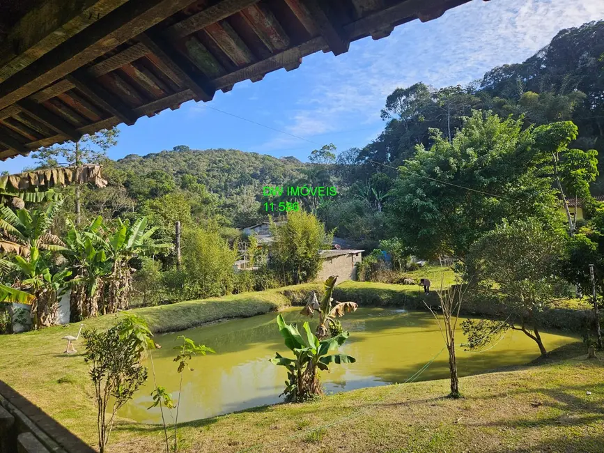 Foto 1 de Chácara com 3 quartos à venda, 200m2 em Miracatu - SP