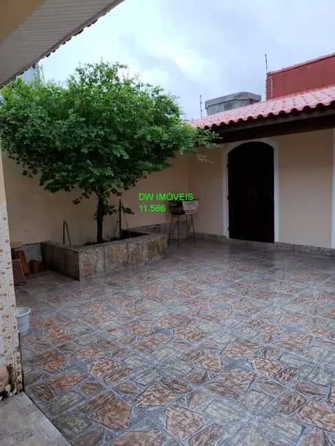 Foto 2 de Casa com 2 quartos à venda, 250m2 em Peruibe - SP