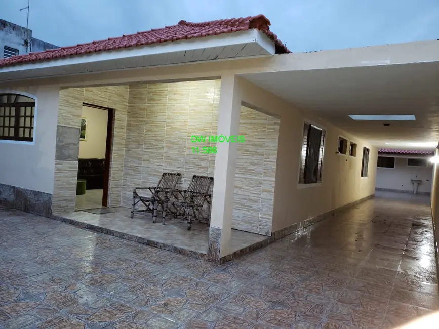 Foto 1 de Casa com 2 quartos à venda, 250m2 em Peruibe - SP