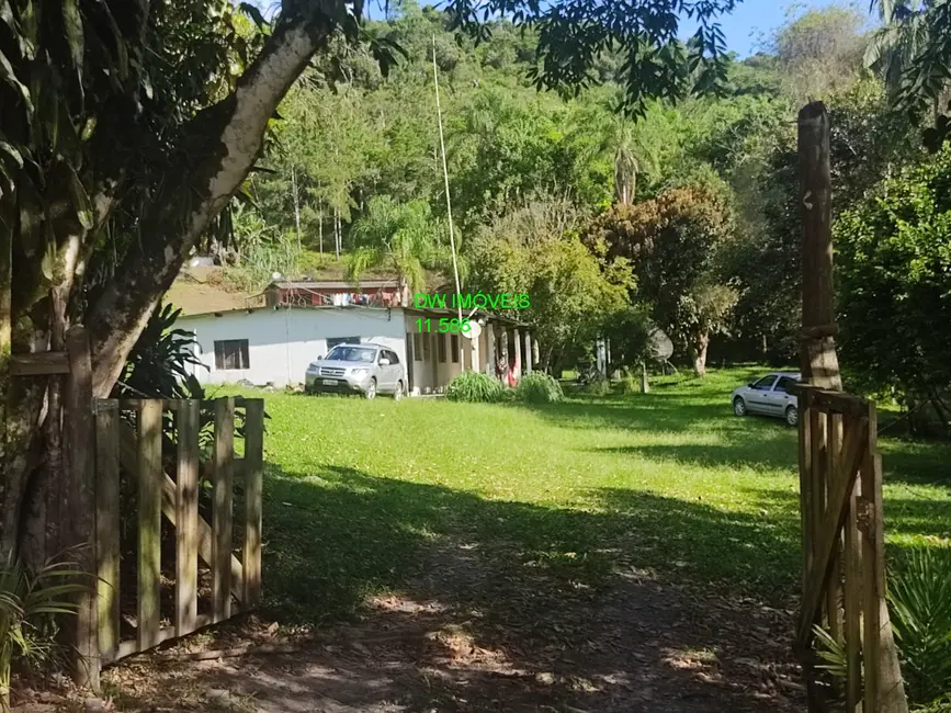 Foto 2 de Chácara com 4 quartos à venda, 150m2 em Miracatu - SP
