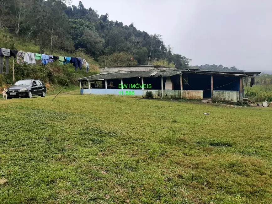 Foto 3 de Sítio / Rancho com 2 quartos à venda, 250m2 em Miracatu - SP