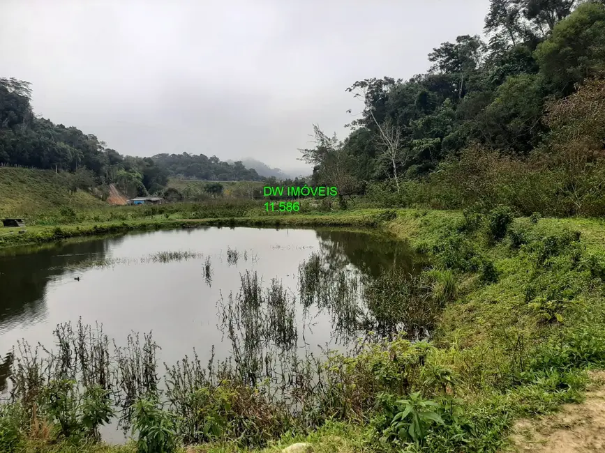 Foto 1 de Sítio / Rancho com 2 quartos à venda, 250m2 em Miracatu - SP