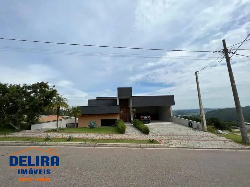 Foto 1 de Casa com 3 quartos à venda, 248m2 em Mairipora - SP