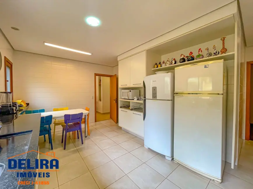 Foto 5 de Casa com 4 quartos à venda, 1200m2 em Condomínio Flamboyant-B, Atibaia - SP