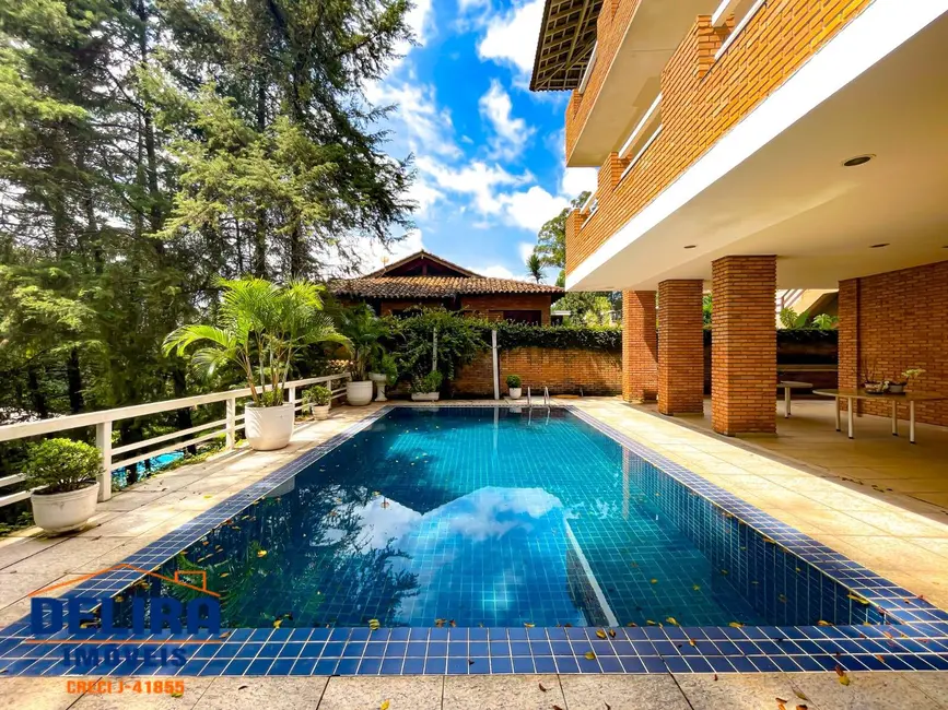 Casa com 4 quartos à venda, 1400m2 em Condomínio Flamboyant-B, Atibaia - SP - imagem 3 Foto 3 de Casa com 4 quartos à venda, 1400m2 em Condomínio Flamboyant-B, Atibaia - SP