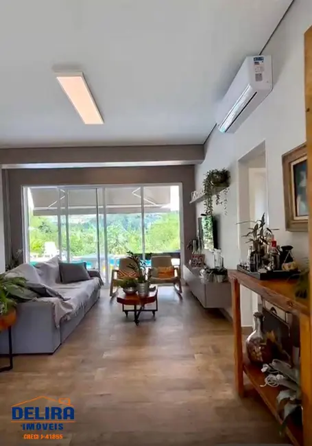 Foto 7 de Casa com 3 quartos à venda, 2000m2 em Jardim Estância Brasil, Atibaia - SP