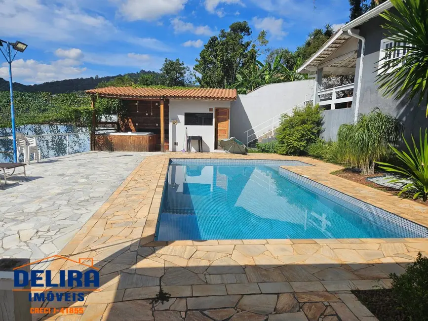 Foto 3 de Chácara com 5 quartos para alugar em Mairipora - SP