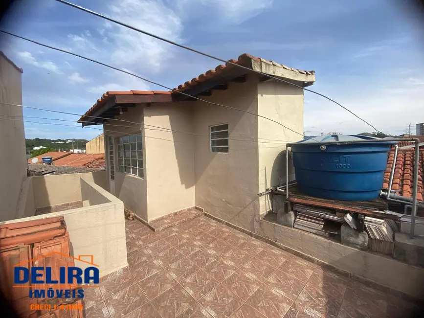 Foto 2 de Casa com 3 quartos à venda, 159m2 em Atibaia Jardim, Atibaia - SP