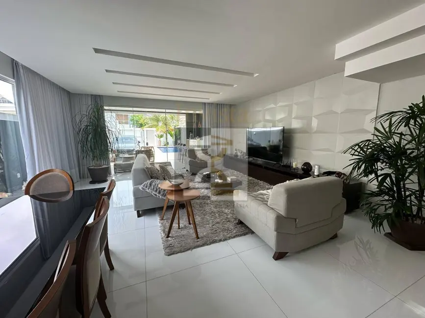 Foto 2 de Casa com 5 quartos à venda, 350m2 em Rio De Janeiro - RJ