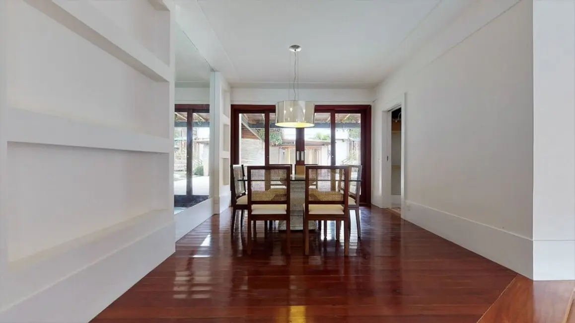 Casa com 5 quartos à venda, 542m2 em Saldanha Marinho, Petropolis - RJ - imagem 7 Foto 7 de Casa com 5 quartos à venda, 542m2 em Saldanha Marinho, Petropolis - RJ