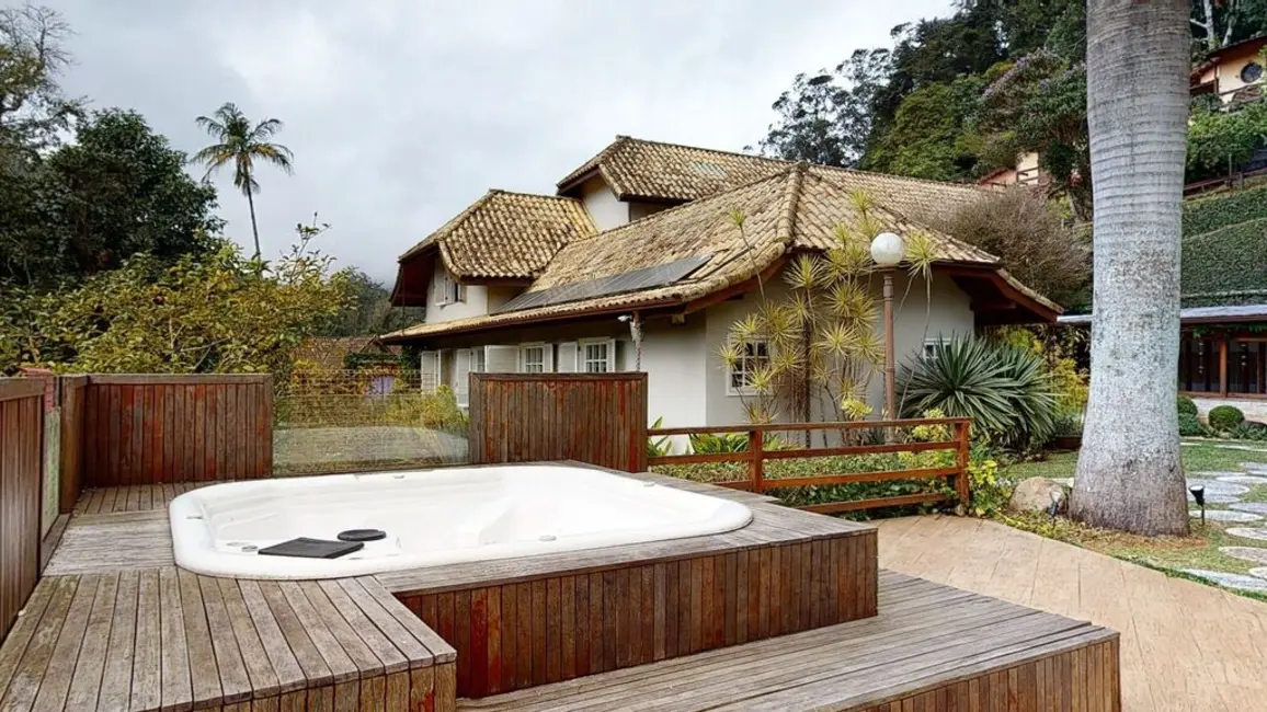 Casa com 5 quartos à venda, 542m2 em Saldanha Marinho, Petropolis - RJ - imagem 3 Foto 3 de Casa com 5 quartos à venda, 542m2 em Saldanha Marinho, Petropolis - RJ