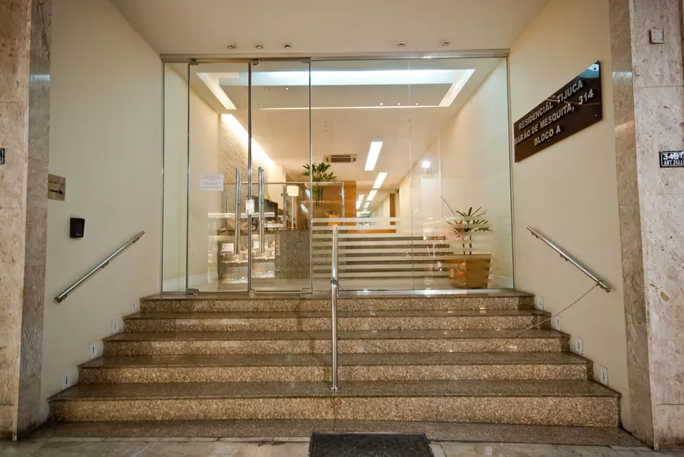 Foto 2 de Apartamento com 2 quartos à venda, 63m2 em Tijuca, Rio De Janeiro - RJ