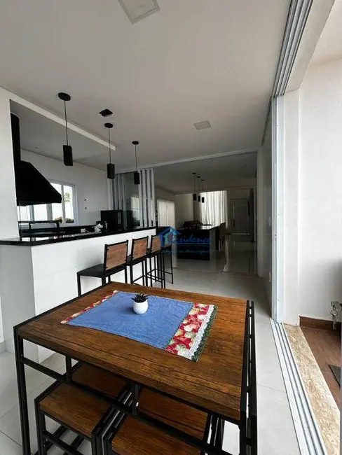 Foto 3 de Sobrado com 3 quartos à venda, 300m2 em Salto - SP