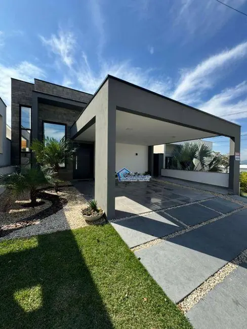 Foto 1 de Casa de Condomínio com 3 quartos à venda e para alugar, 250m2 em Cabreuva - SP