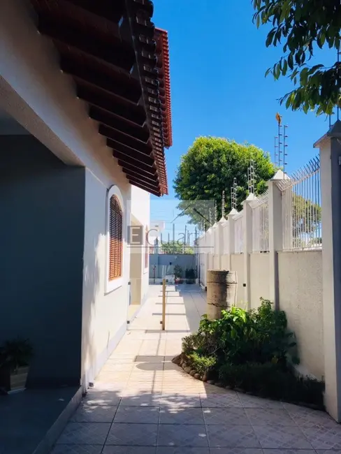 Foto 6 de Sobrado com 3 quartos à venda, 323m2 em Niterói, Canoas - RS