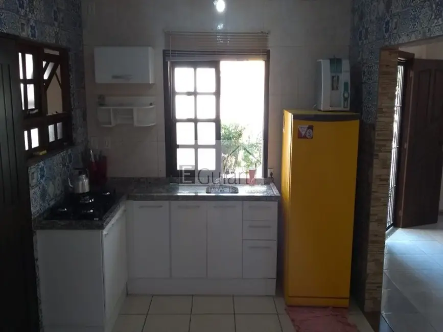 Casa com 2 quartos à venda, 160m2 em Olaria, Canoas - RS - imagem 3 Foto 3 de Casa com 2 quartos à venda, 160m2 em Olaria, Canoas - RS