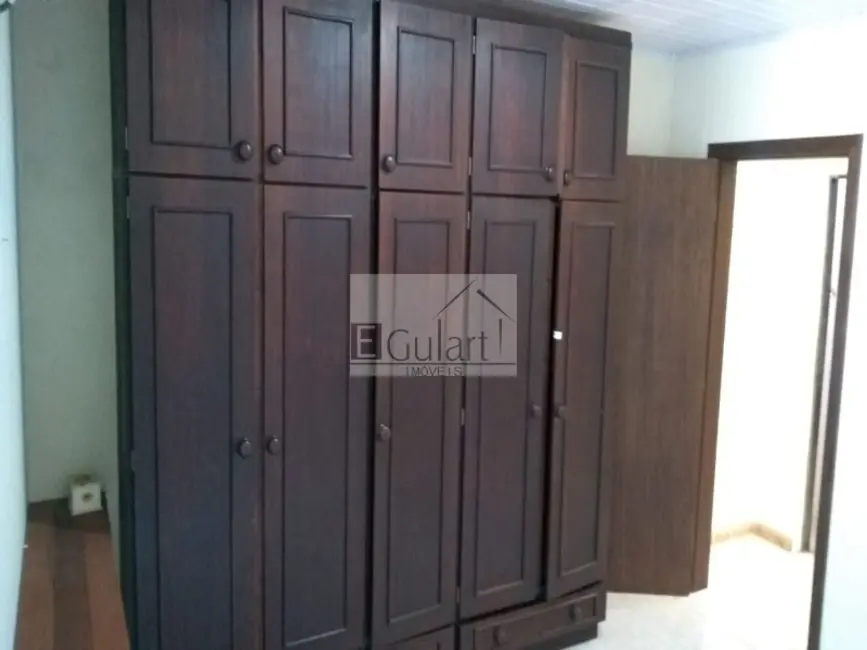 Casa com 2 quartos à venda, 160m2 em Olaria, Canoas - RS - imagem 2 Foto 2 de Casa com 2 quartos à venda, 160m2 em Olaria, Canoas - RS