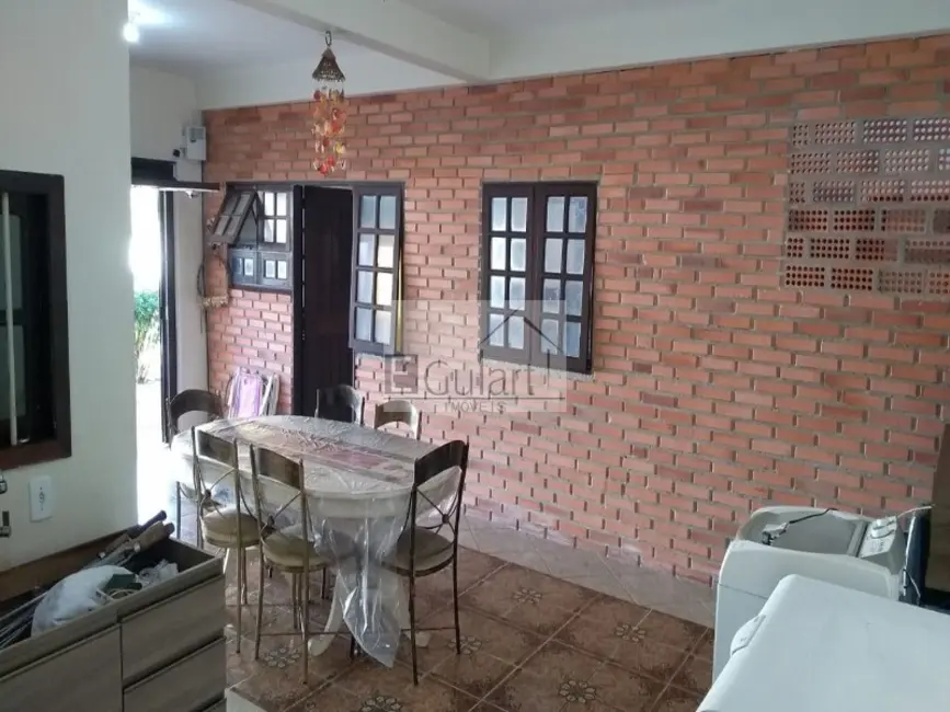 Casa com 2 quartos à venda, 160m2 em Olaria, Canoas - RS - imagem 6 Foto 6 de Casa com 2 quartos à venda, 160m2 em Olaria, Canoas - RS