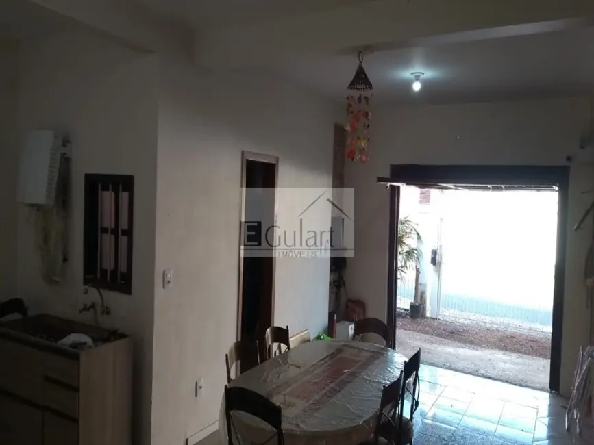 Casa com 2 quartos à venda, 160m2 em Olaria, Canoas - RS - imagem 5 Foto 5 de Casa com 2 quartos à venda, 160m2 em Olaria, Canoas - RS