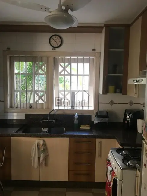 Foto 9 de Sobrado com 3 quartos à venda, 160m2 em Canoas - RS