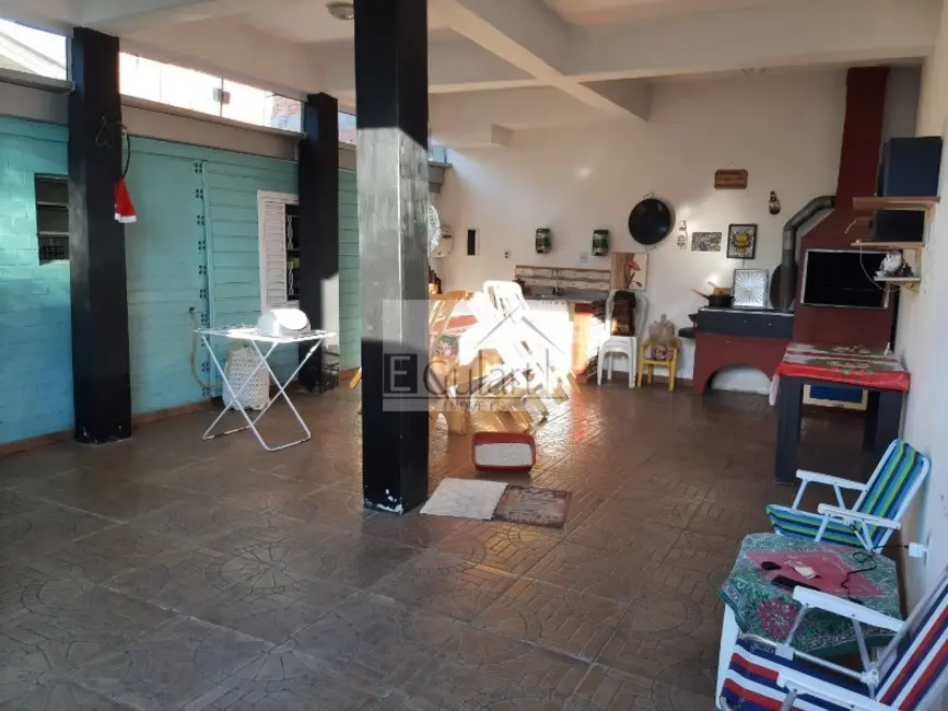 Casa com 3 quartos à venda, 171m2 em Canoas - RS - imagem 8 Foto 8 de Casa com 3 quartos à venda, 171m2 em Canoas - RS