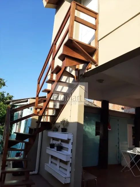 Casa com 3 quartos à venda, 171m2 em Canoas - RS - imagem 9 Foto 9 de Casa com 3 quartos à venda, 171m2 em Canoas - RS
