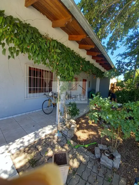 Casa com 3 quartos à venda, 140m2 em Canoas - RS - imagem 4 Foto 4 de Casa com 3 quartos à venda, 140m2 em Canoas - RS