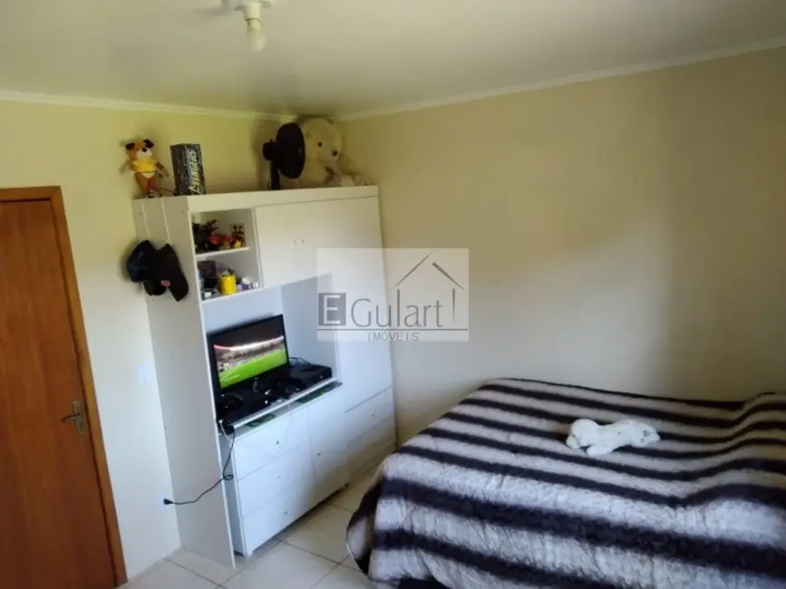 Sobrado com 2 quartos à venda, 106m2 em Canoas - RS - imagem 8 Foto 8 de Sobrado com 2 quartos à venda, 106m2 em Canoas - RS