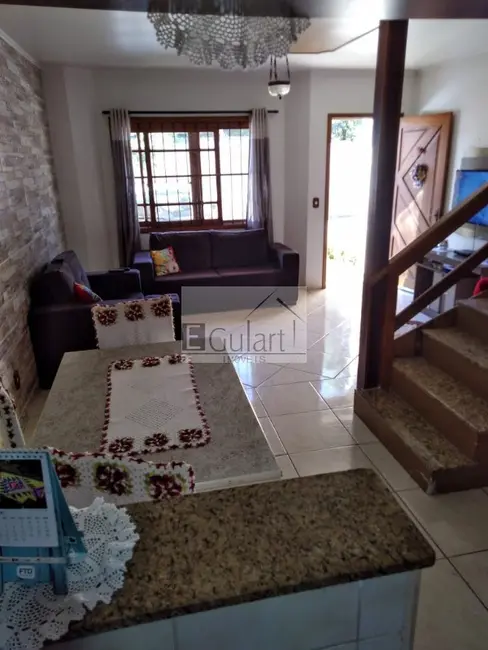 Foto 1 de Sobrado com 2 quartos à venda, 106m2 em Canoas - RS