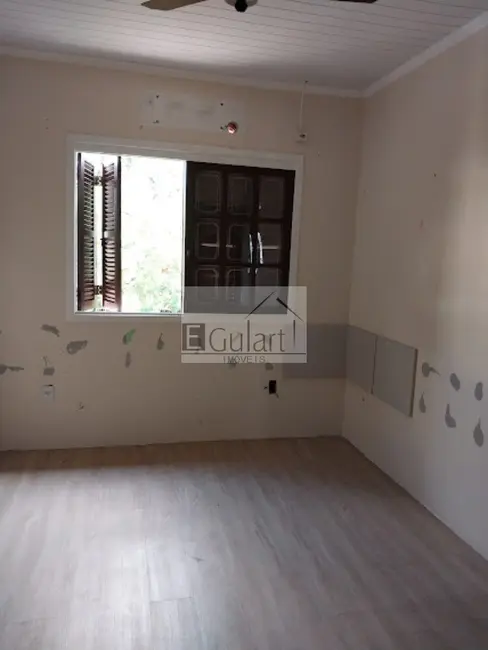 Sobrado com 3 quartos à venda, 270m2 em Niterói, Canoas - RS - imagem 5 Foto 5 de Sobrado com 3 quartos à venda, 270m2 em Niterói, Canoas - RS