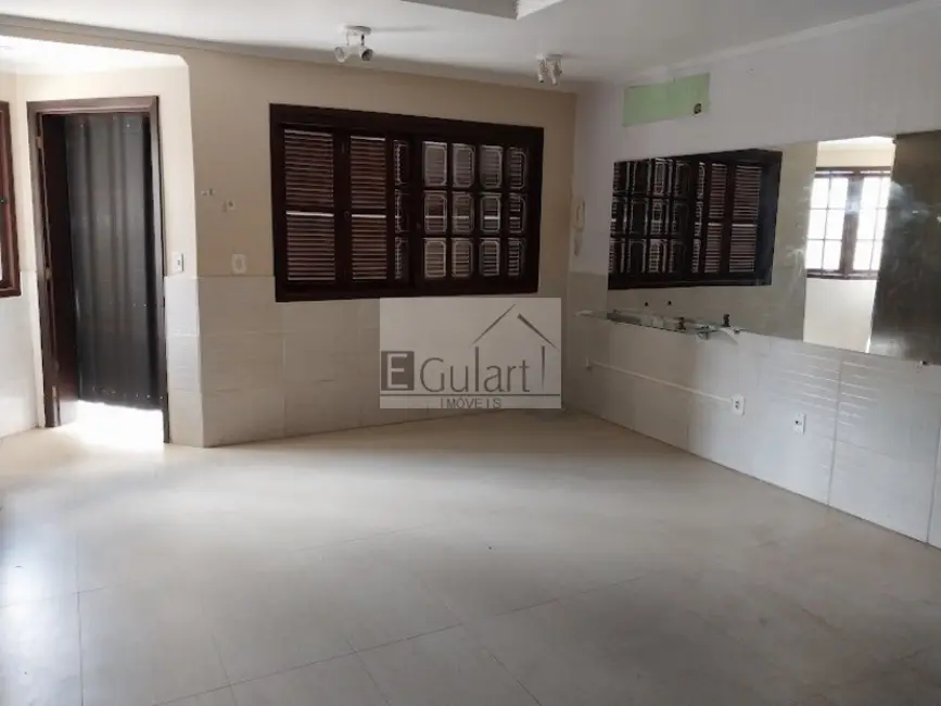 Sobrado com 3 quartos à venda, 270m2 em Niterói, Canoas - RS - imagem 7 Foto 7 de Sobrado com 3 quartos à venda, 270m2 em Niterói, Canoas - RS