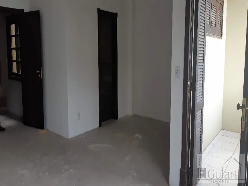 Foto 4 de Sobrado com 3 quartos à venda, 293m2 em Jardim Itu Sabará, Porto Alegre - RS