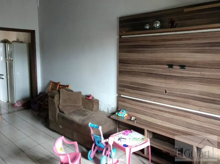 Casa com 3 quartos à venda, 180m2 em Canoas - RS - imagem 3 Foto 3 de Casa com 3 quartos à venda, 180m2 em Canoas - RS