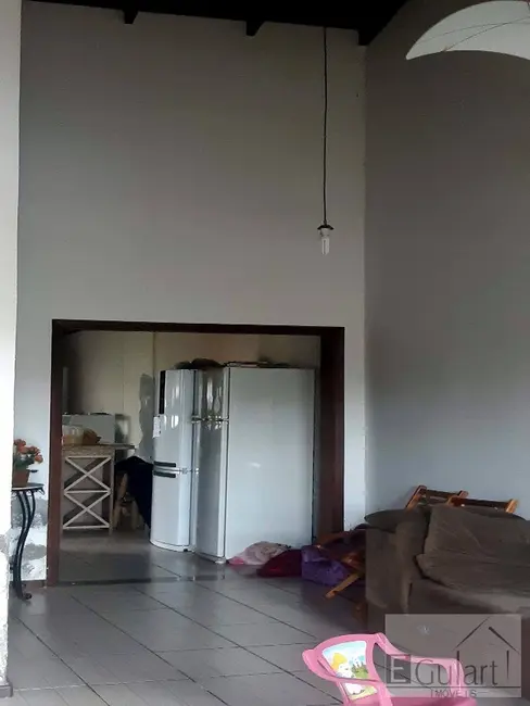 Casa com 3 quartos à venda, 180m2 em Canoas - RS - imagem 4 Foto 4 de Casa com 3 quartos à venda, 180m2 em Canoas - RS