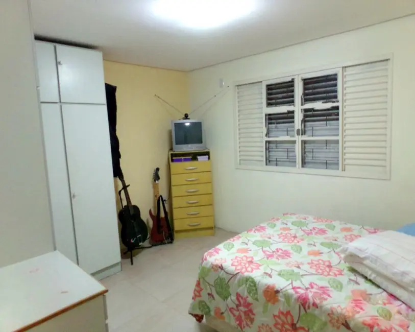 Casa com 3 quartos à venda, 84m2 em Niterói, Canoas - RS - imagem 9 Foto 9 de Casa com 3 quartos à venda, 84m2 em Niterói, Canoas - RS