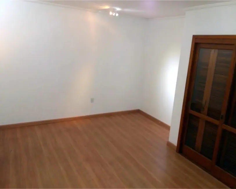 Casa com 3 quartos à venda, 250m2 em Mato Grande, Canoas - RS - imagem 8 Foto 8 de Casa com 3 quartos à venda, 250m2 em Mato Grande, Canoas - RS