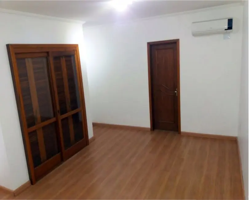 Casa com 3 quartos à venda, 250m2 em Mato Grande, Canoas - RS - imagem 6 Foto 6 de Casa com 3 quartos à venda, 250m2 em Mato Grande, Canoas - RS