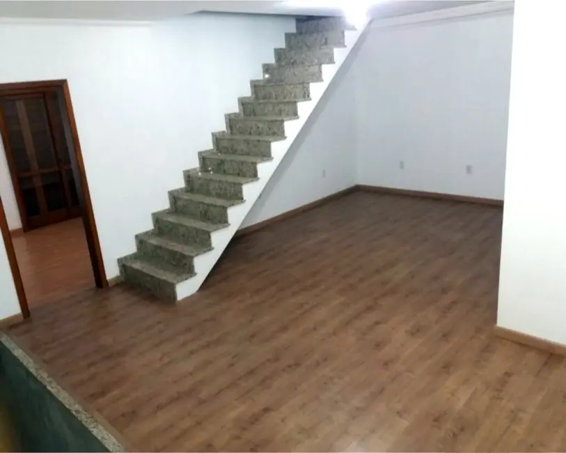 Casa com 3 quartos à venda, 250m2 em Mato Grande, Canoas - RS - imagem 7 Foto 7 de Casa com 3 quartos à venda, 250m2 em Mato Grande, Canoas - RS