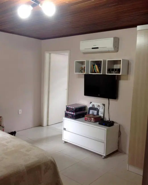 Casa com 4 quartos à venda, 173m2 em Harmonia, Canoas - RS - imagem 8 Foto 8 de Casa com 4 quartos à venda, 173m2 em Harmonia, Canoas - RS