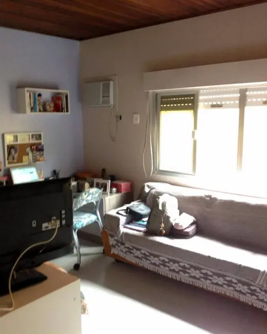 Casa com 4 quartos à venda, 173m2 em Harmonia, Canoas - RS - imagem 6 Foto 6 de Casa com 4 quartos à venda, 173m2 em Harmonia, Canoas - RS