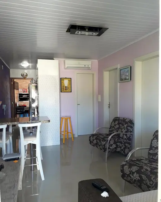 Casa com 2 quartos à venda, 52m2 em Mato Grande, Canoas - RS - imagem 5 Foto 5 de Casa com 2 quartos à venda, 52m2 em Mato Grande, Canoas - RS