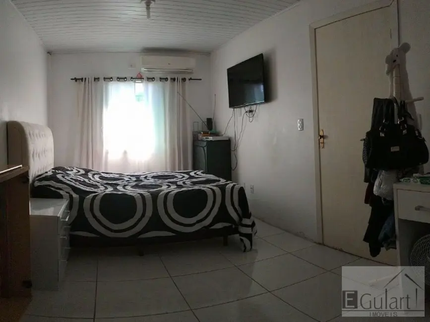 Casa com 3 quartos à venda, 114m2 em Niterói, Canoas - RS - imagem 8 Foto 8 de Casa com 3 quartos à venda, 114m2 em Niterói, Canoas - RS