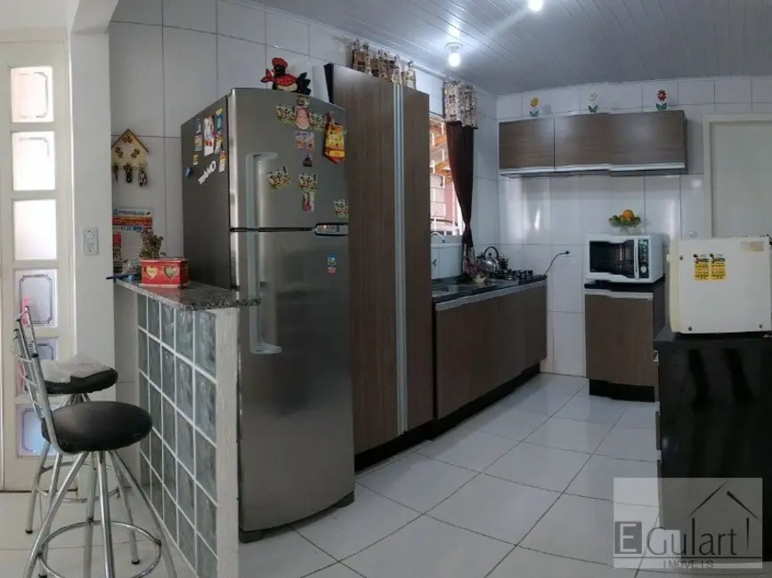 Casa com 3 quartos à venda, 114m2 em Niterói, Canoas - RS - imagem 5 Foto 5 de Casa com 3 quartos à venda, 114m2 em Niterói, Canoas - RS