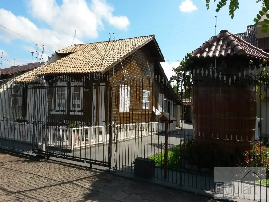 Sobrado com 4 quartos à venda, 390m2 em Harmonia, Canoas - RS - imagem 4 Foto 4 de Sobrado com 4 quartos à venda, 390m2 em Harmonia, Canoas - RS