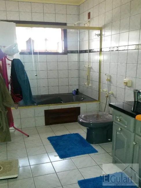 Sobrado com 4 quartos à venda, 390m2 em Harmonia, Canoas - RS - imagem 9 Foto 9 de Sobrado com 4 quartos à venda, 390m2 em Harmonia, Canoas - RS