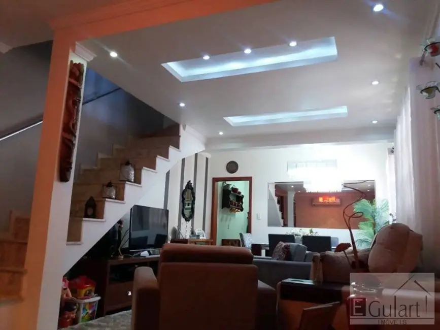 Sobrado com 2 quartos à venda, 95m2 em Nossa Senhora das Graças, Canoas - RS - imagem 6 Foto 6 de Sobrado com 2 quartos à venda, 95m2 em Nossa Senhora das Graças, Canoas - RS