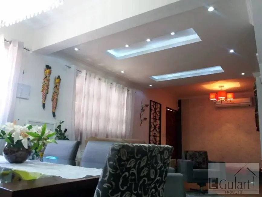 Sobrado com 2 quartos à venda, 95m2 em Nossa Senhora das Graças, Canoas - RS - imagem 8 Foto 8 de Sobrado com 2 quartos à venda, 95m2 em Nossa Senhora das Graças, Canoas - RS