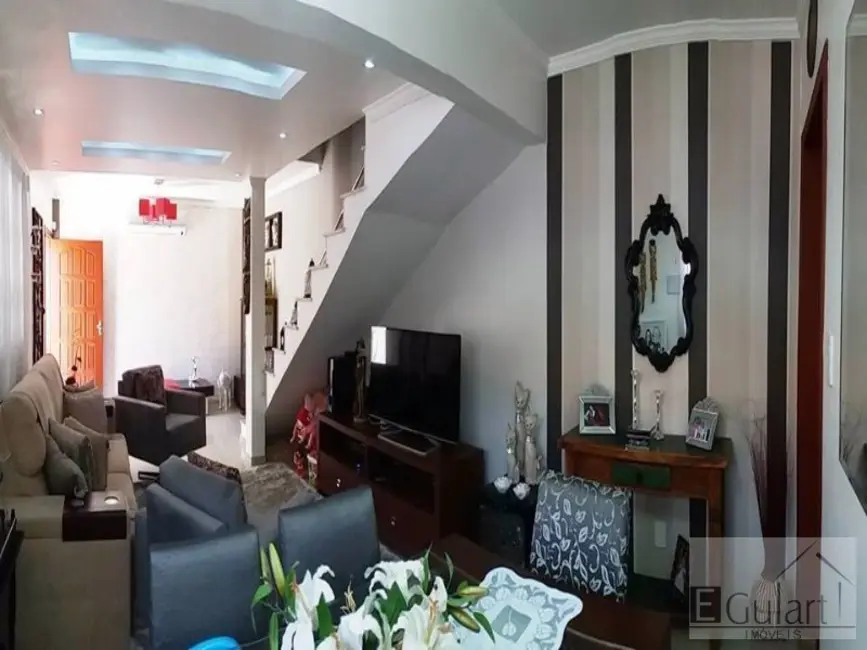 Sobrado com 2 quartos à venda, 95m2 em Nossa Senhora das Graças, Canoas - RS - imagem 9 Foto 9 de Sobrado com 2 quartos à venda, 95m2 em Nossa Senhora das Graças, Canoas - RS