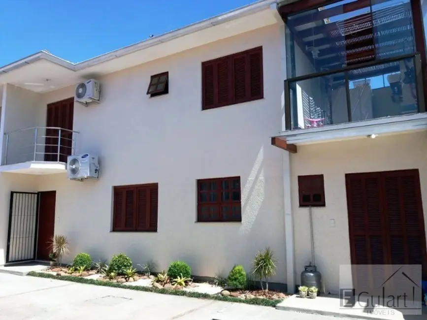 Sobrado com 2 quartos à venda, 95m2 em Nossa Senhora das Graças, Canoas - RS - imagem 3 Foto 3 de Sobrado com 2 quartos à venda, 95m2 em Nossa Senhora das Graças, Canoas - RS