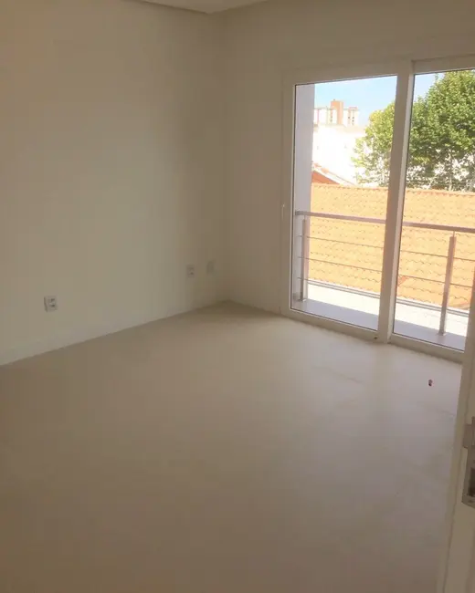Sobrado com 2 quartos à venda em Igara, Canoas - RS - imagem 9 Foto 9 de Sobrado com 2 quartos à venda em Igara, Canoas - RS